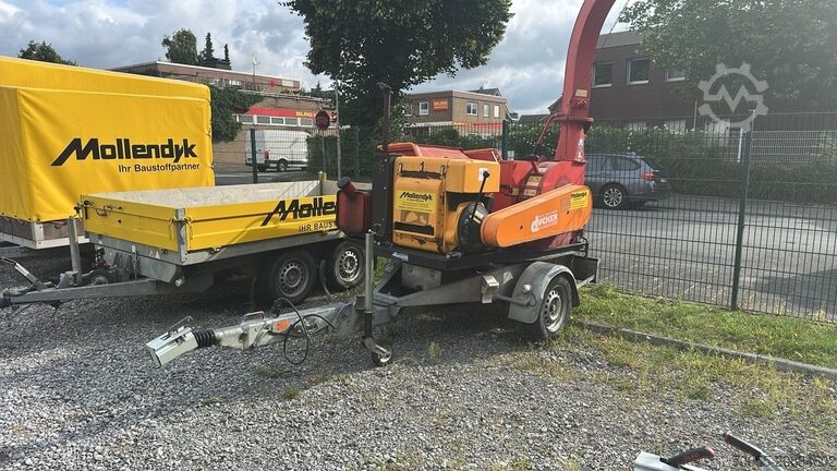 Shredder Dücker HM 200 Wood Chipper