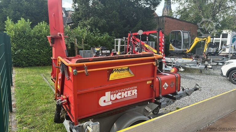 Shredder Dücker HM 200 Wood Chipper