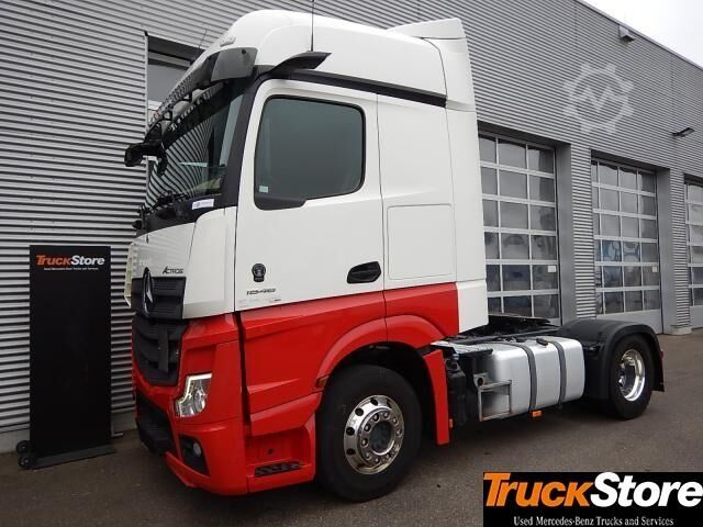Standard tractor unit  Actros 1846 LS