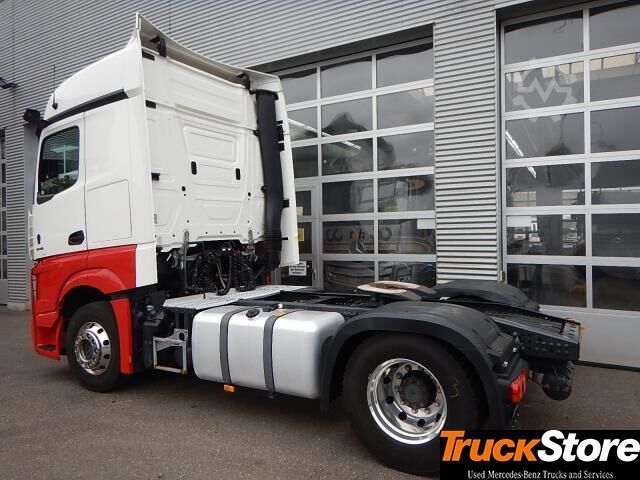 Standard tractor unit  Actros 1846 LS
