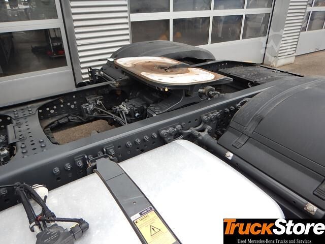 Standard tractor unit  Actros 1846 LS