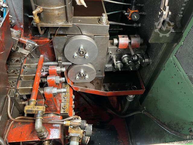 Machine voor het maken van schroeven SACMA SP.140