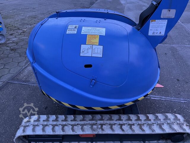 Very neat articulated boom lift on tracks Maeda HF070R-2 MAEDA HF070R-2