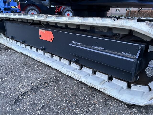 Very neat articulated boom lift on tracks Maeda HF070R-2 MAEDA HF070R-2