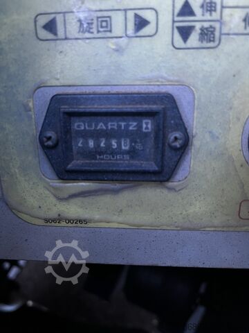 Very neat articulated boom lift on tracks Maeda HF070R-2 MAEDA HF070R-2