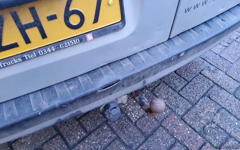 Dobozos furgon Renault Kangoo 75 PK - TREKHAAK - EURO 5 - 8-VZH-67