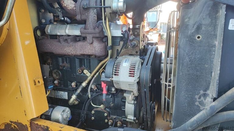 Exkavátor/rakodógép kombináció CAT 428E