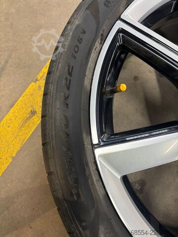 4 zomervelgen P-ZERO 265/40 R22 106V PIRELLI P-ZERO 265/40 R22 106V