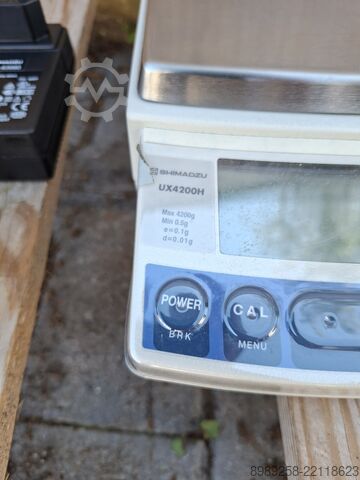 Balança de precisão Shimadzu UX4200H