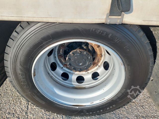 Jumbo-Lkw MAN TGX 18.470 LL + Gniotpol G-4080 120 m3 Durchbar