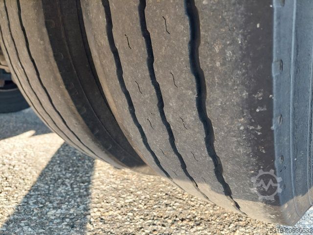 Jumbo-Lkw MAN TGX 18.470 LL + Gniotpol G-4080 120 m3 Durchbar