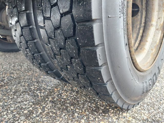 Schuifzeil bestelwagen IVECO 75E21 4x2 LBW Nutzlast 3t 18 Paletten