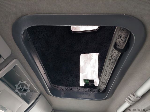 Βαν με κουρτίνα πλευράς IVECO 75E21 4x2 LBW Nutzlast 3t 18 Paletten