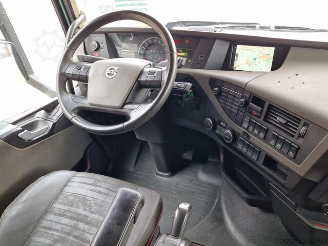 Estándar-SZM Volvo FH 13.460 Globetrotter 4x2 - ADR - Chassis cove...