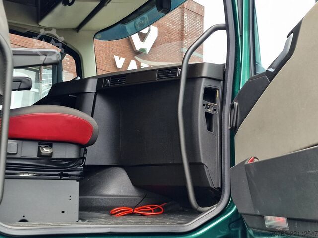 Estándar-SZM Volvo FH 13.460 Globetrotter 4x2 - ADR - Chassis cove...