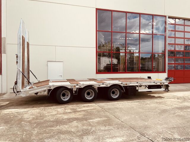 Naczepa niskopodwoziowa Möslein TT 31  31 t GG Tridem- Tieflader 3 Achs, gelenktNeufahrzeug