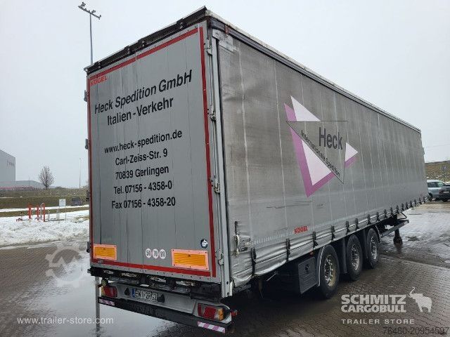 Öppen semitrailer med kapell Kögel Schiebeplane Mega