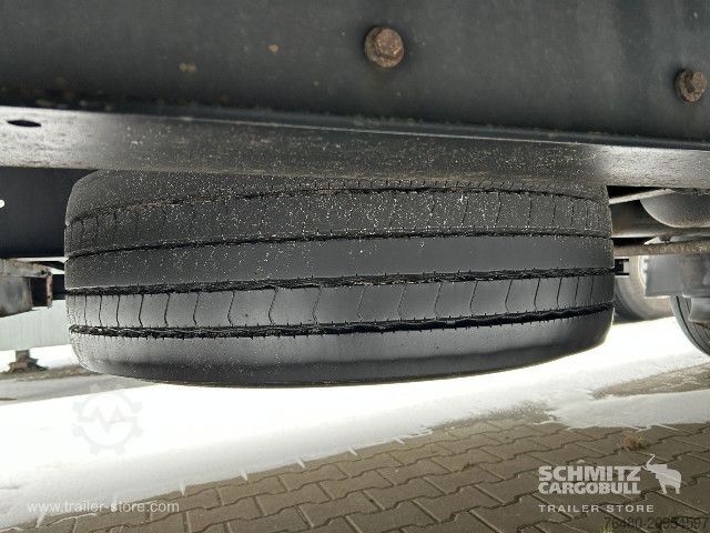 Öppen semitrailer med kapell Kögel Schiebeplane Mega