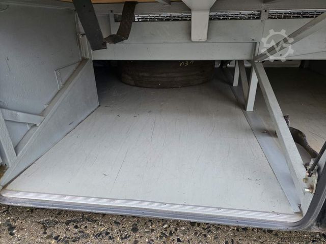 Međugradski autobus SETRA S315 Überland 53+49+1, großer Gepäckraum