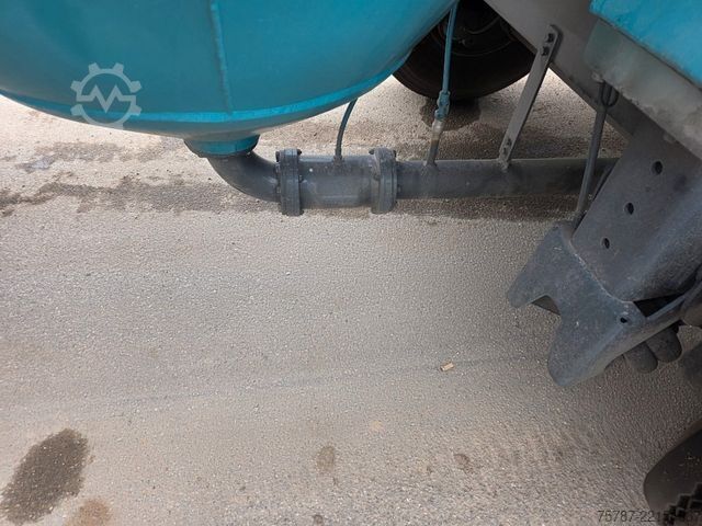 Poluprikolica cisterna FELDBINDER 26TL liegendes Euter, 2 x Befüllung, Schwallwand