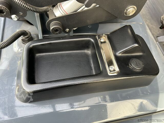 3 kerekű, 2 tonnás targonca, oldalsó eltolással, lítium akkumulátor, ujjhegy-vezérlés Mima TKC20