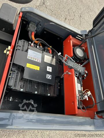 3 kerekű, 2 tonnás targonca, oldalsó eltolással, lítium akkumulátor, ujjhegy-vezérlés Mima TKC20