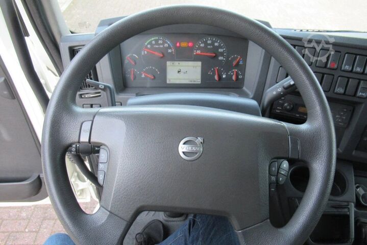 Glidende presenning Volvo FL 240 Schuifzeil + Klep 1500 kg Euro 6