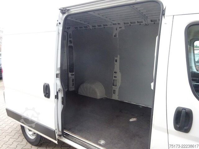 Dodávka s vysokou střechou FIAT Ducato Kasten 140PS L2H2 Tempomat DAB+