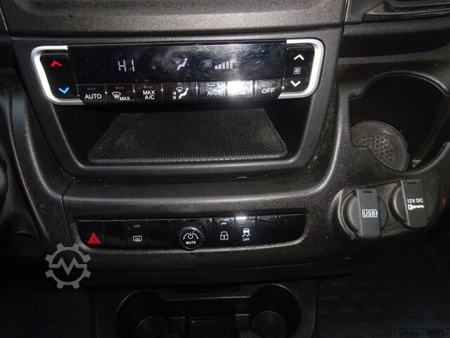Dodávka s vysokou střechou FIAT Ducato Kasten 140PS L2H2 Tempomat DAB+