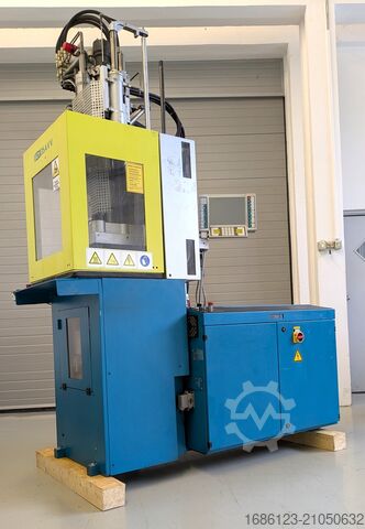 Vstřikovací stroj BOY 35 A VV