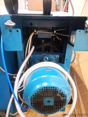 Vstřikovací stroj BOY 35 A VV