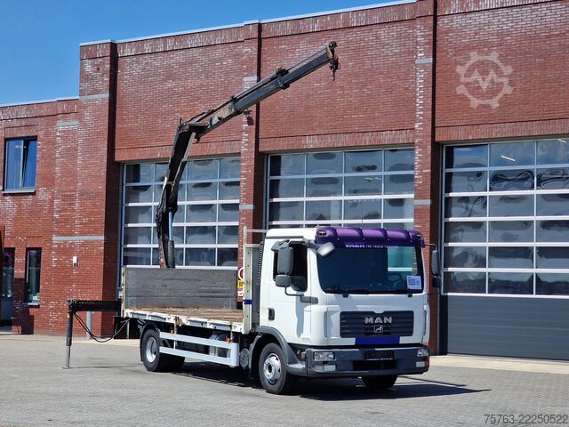 Vrachtwagen met kraan MAN TGL 12.210 - HIAB 077 DUO Crane / Grua - Manual...