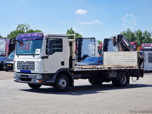 Vrachtwagen met kraan MAN TGL 12.210 - HIAB 077 DUO Crane / Grua - Manual...