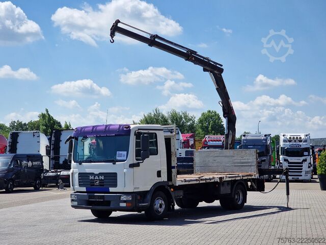 Vrachtwagen met kraan MAN TGL 12.210 - HIAB 077 DUO Crane / Grua - Manual...