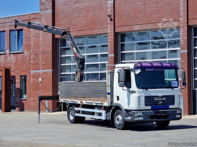 Vrachtwagen met kraan MAN TGL 12.210 - HIAB 077 DUO Crane / Grua - Manual...
