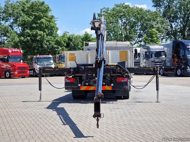 Vrachtwagen met kraan MAN TGL 12.210 - HIAB 077 DUO Crane / Grua - Manual...
