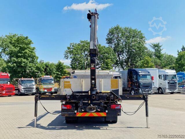 Vrachtwagen met kraan MAN TGL 12.210 - HIAB 077 DUO Crane / Grua - Manual...