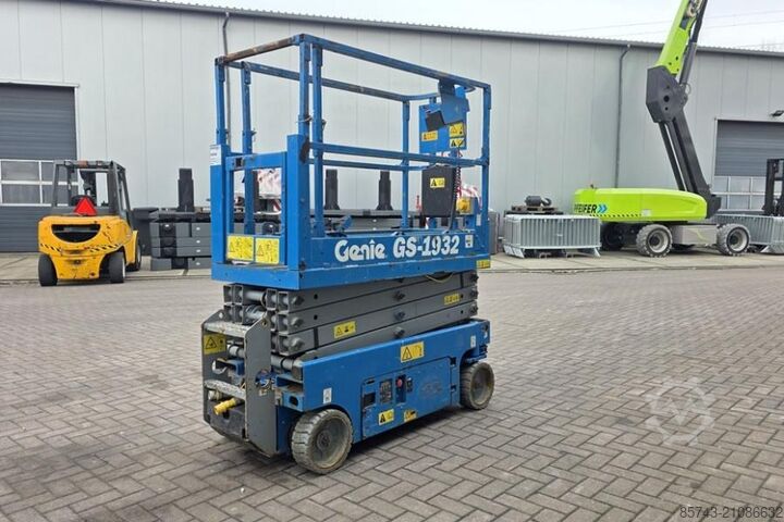 Schaarlift Genie GS1932 Electric, Working Height 7.8 m, 227kg Capac