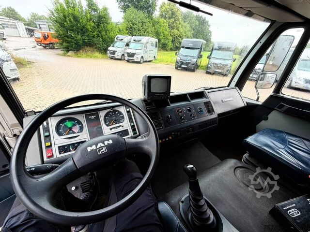 Viehtransporter LKW MAN 10220 5  Pferde Wohnung /Dusche
