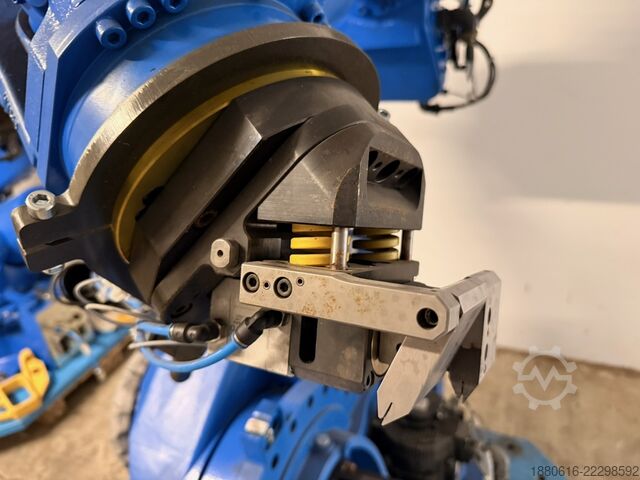 Robotski sistem (3x) sa DX200 upravljačkom jedinicom Yaskawa (2x) MH280 II + (1x) MH50 II