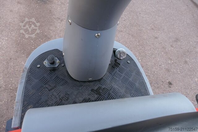 Veegmachine hako Scrubmaster B115 Hakomatic Kehrsaugmaschine