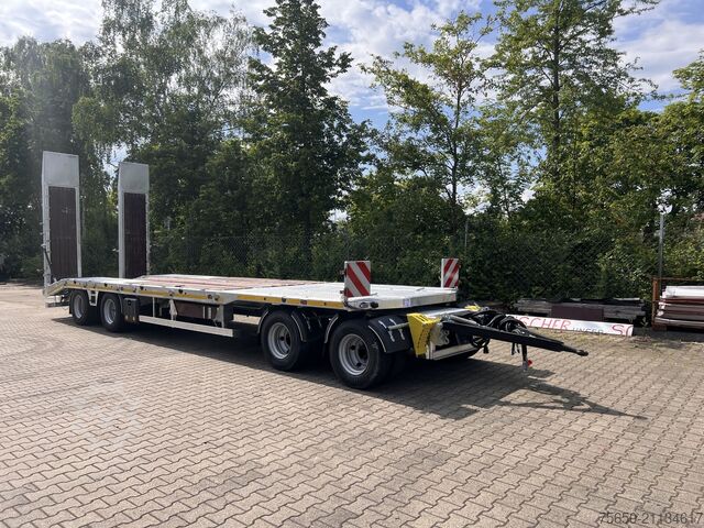 Low loader trailer Möslein T4 VB H1 gerade  neuer 4 Achs Tieflader gerade hydraulischen Rampen