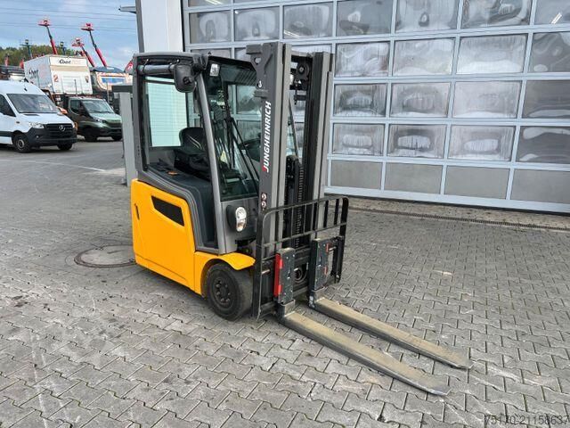 Heftruck Jungheinrich EFG 215 / Triplex: 4.25m! / SS / 1.573h / 2024