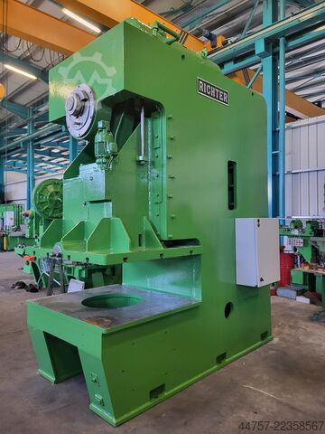 Ekscentrična presa Richter 315t