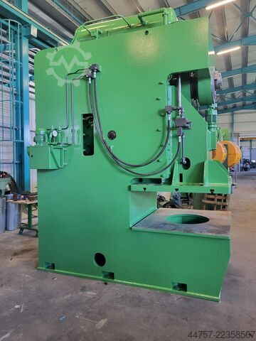 Ekscentrična presa Richter 315t