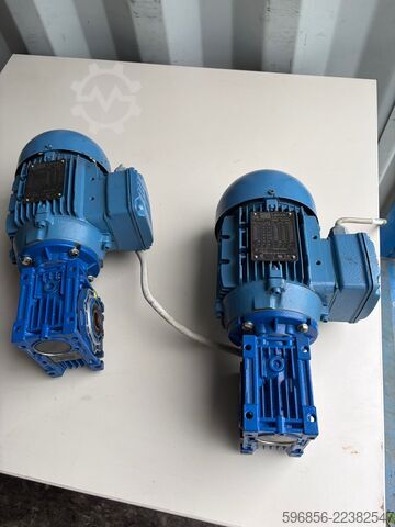  Lenze GSN04-1NHAR DERA071-32 Getriebemotor DERA071-32 0,37 kW 140 U Lenze GSN04-1NHAR DERA071-32 Getriebemotor DERA071-32 0,37 kW 140 U