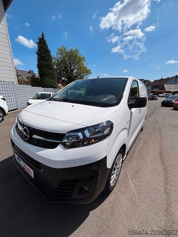 Bestelwagen OPEL Vivaro Kasten L 2 lang Edition M # Würth Regale