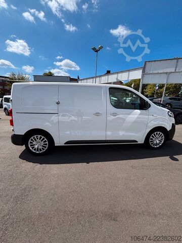 Bestelwagen OPEL Vivaro Kasten L 2 lang Edition M # Würth Regale