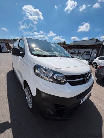 Bestelwagen OPEL Vivaro Kasten L 2 lang Edition M # Würth Regale
