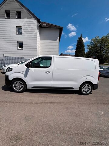 Bestelwagen OPEL Vivaro Kasten L 2 lang Edition M # Würth Regale